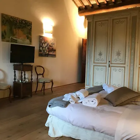 La Casa Dei Cavalli Bed & Breakfast 4*